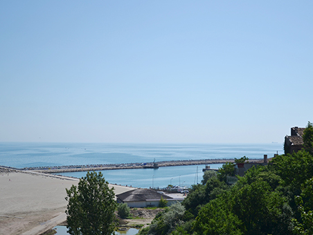 /assets/img/regiuni/Sud-Est/regiune/Plaja Constanta.jpg